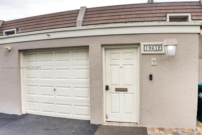 Building Photo - 19612 Bob-O-Link Dr Rental