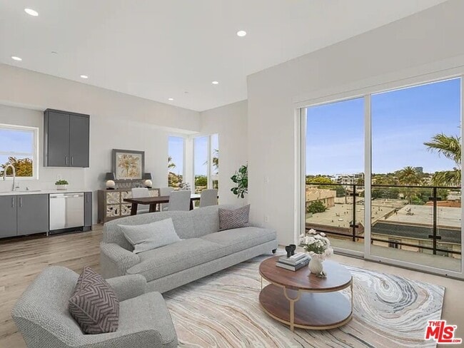 Photo - 3308 Mentone Ave Unit A5