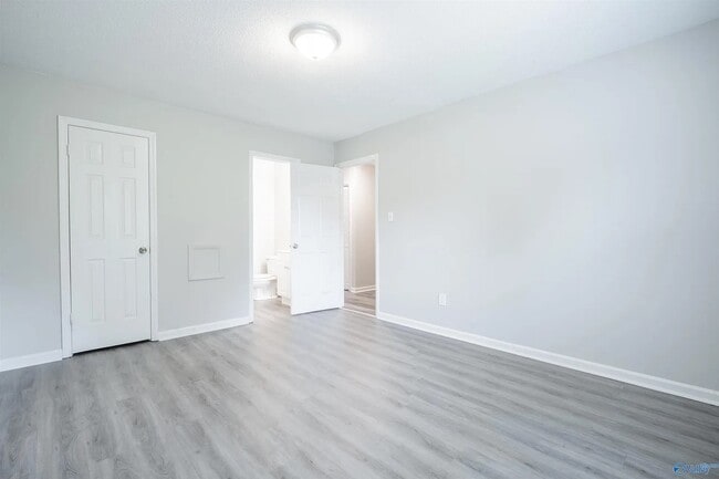 Photo - 351 Gillespie Rd Unidad A