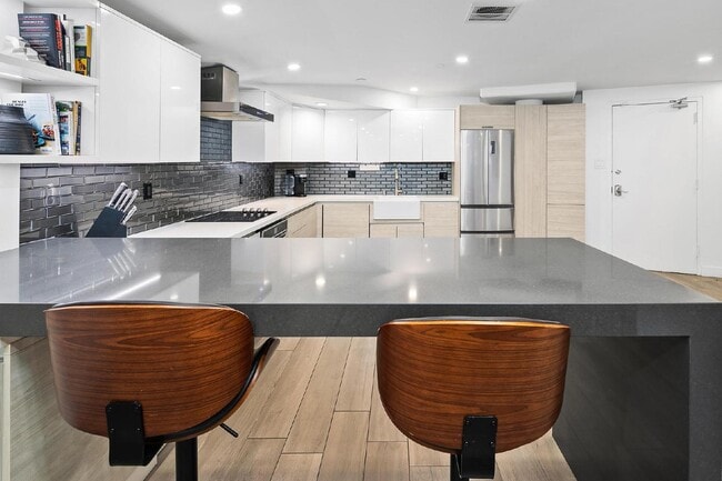 Photo - Live in one of San Diego’s most desirable locations in This award-winning architectural gem, "7 o... Unit B