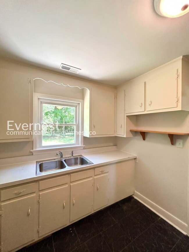 Photo - 2909 Westgate Dr