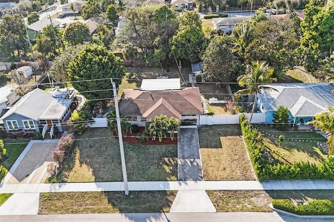 Photo - 820 SE 4th Ave