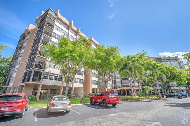 Building Photo - 1400 St Charles Pl Unit 214 Rental