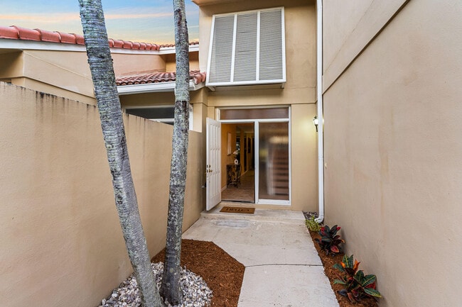 Photo - 229 Old Meadow Way