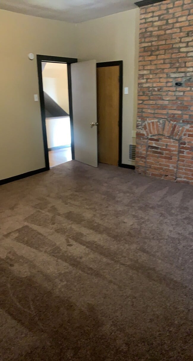 Photo - 1205 3rd Ave Unidad 2