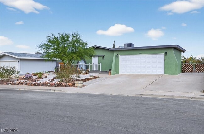 Photo - 405 Scenic Dr