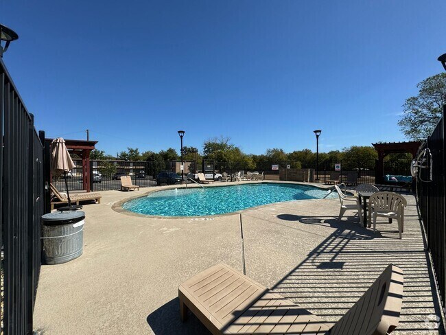 Building Photo - 1015 N Gilmer St Unit Apt. 24