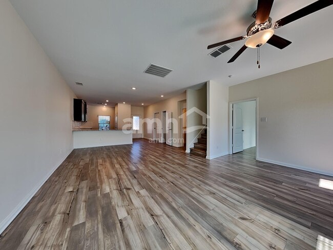 Photo - 216 Foster Ln