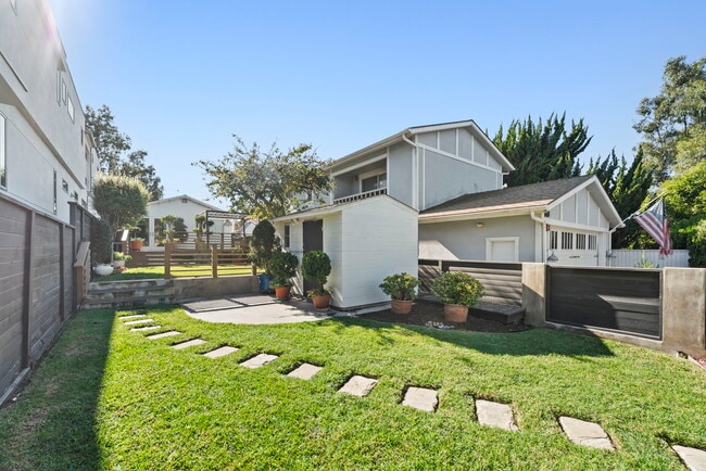 Photo - 662 Rosecrans Ave