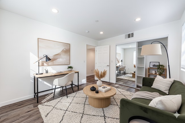 Photo - 1119 N Berendo St Unit #1119