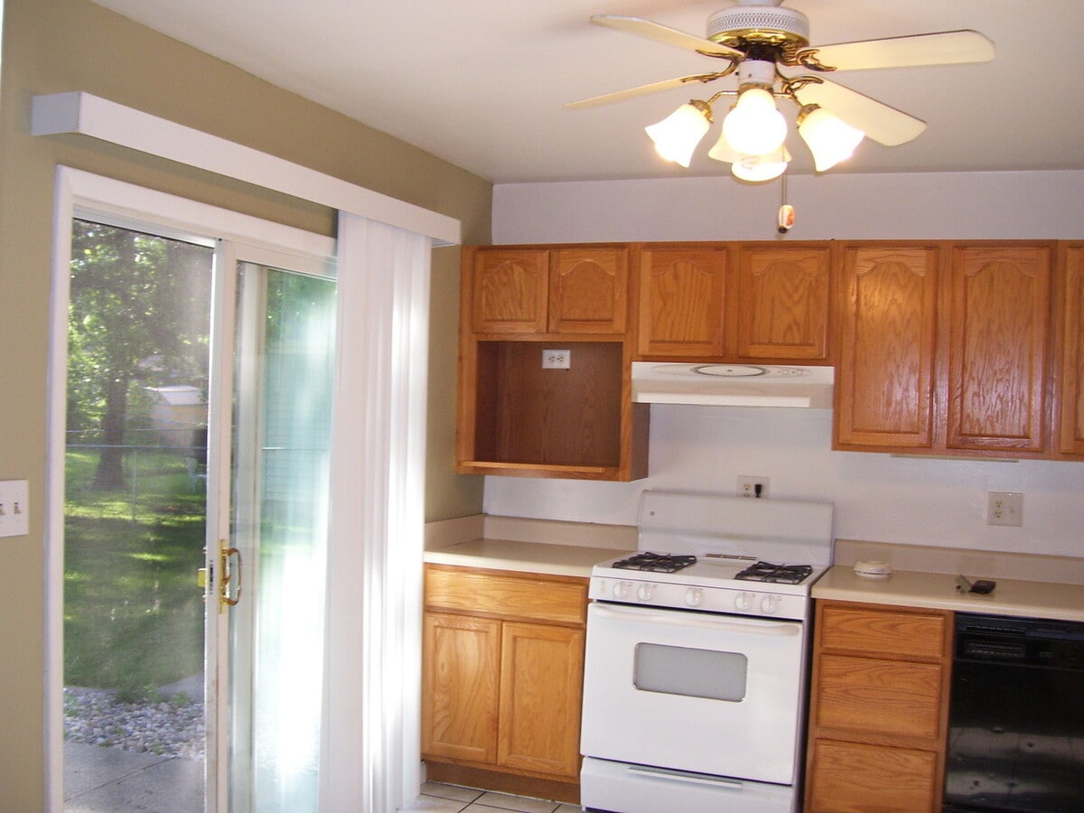 Photo - 3 Bedroom close to Cenntenial HS