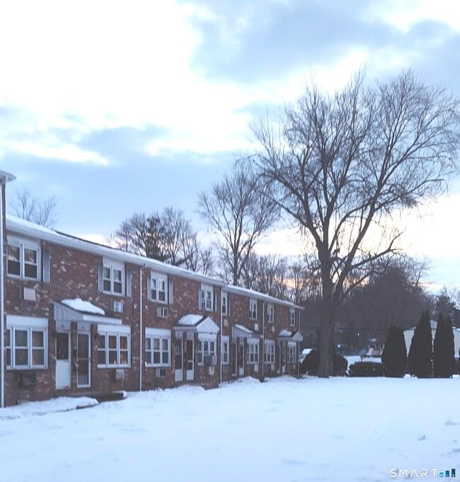 Building Photo - 53 Hiltbrand Rd Unit APT 3-10