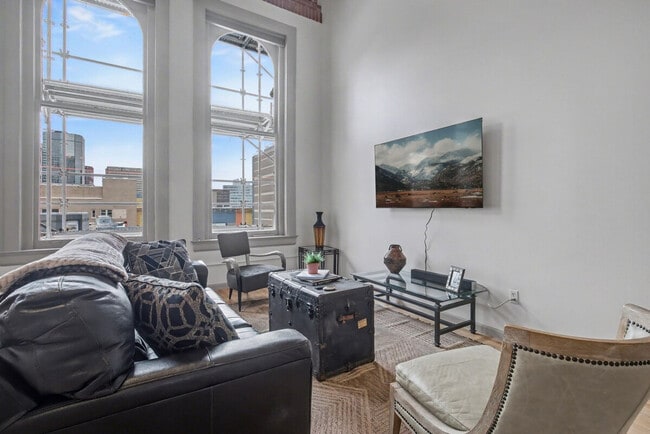 Photo - 1555 California St Unidad ID1341154P