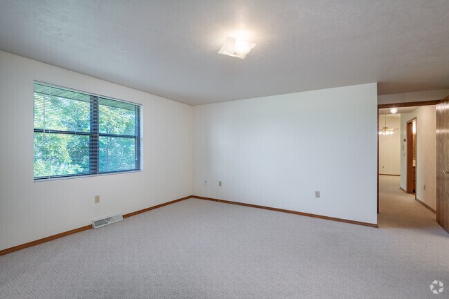 2 BR, 2 BA - 1,290SF