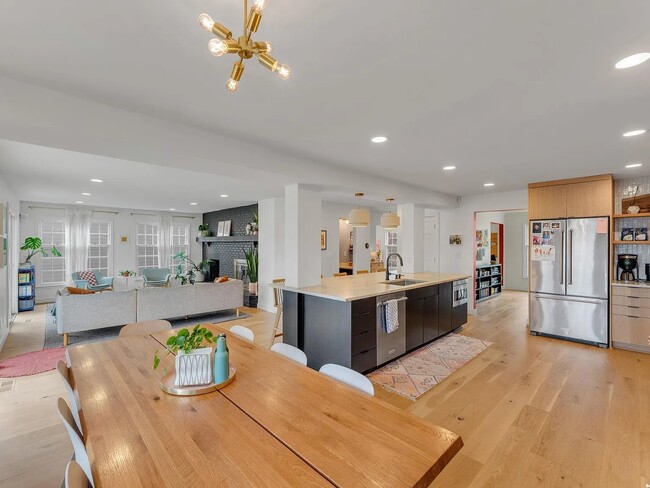 Photo - 1304 Lawrence Ave