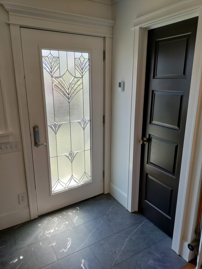 kitchen - 403 W 1st St