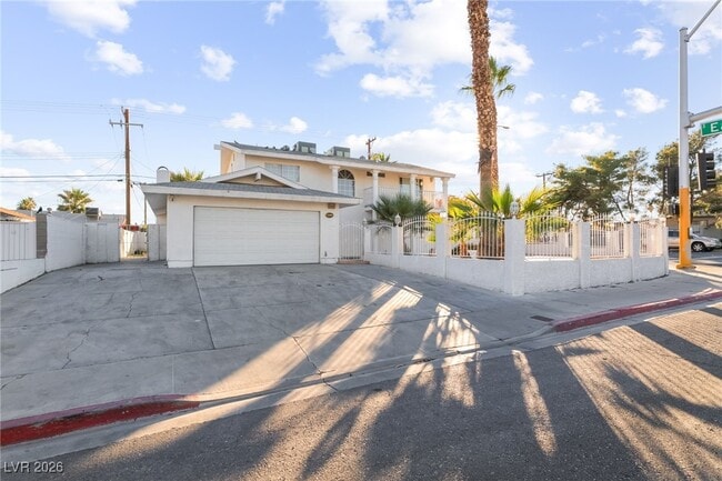 Photo - 2419 E Vegas Valley Dr