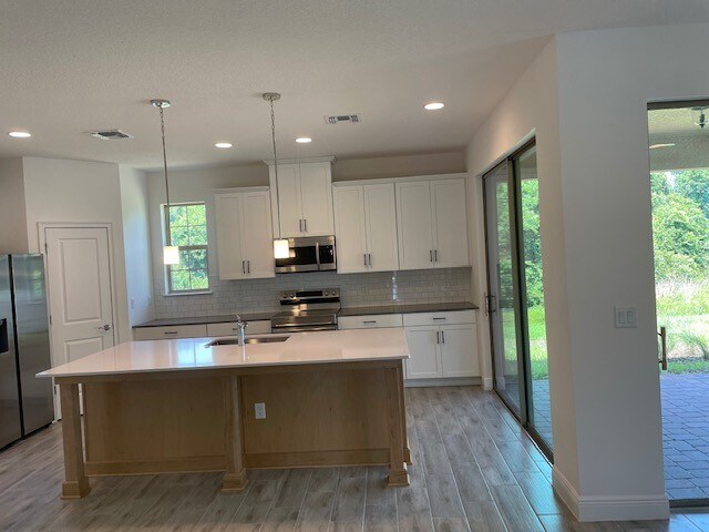 Photo - 7501 Wing Span Wy