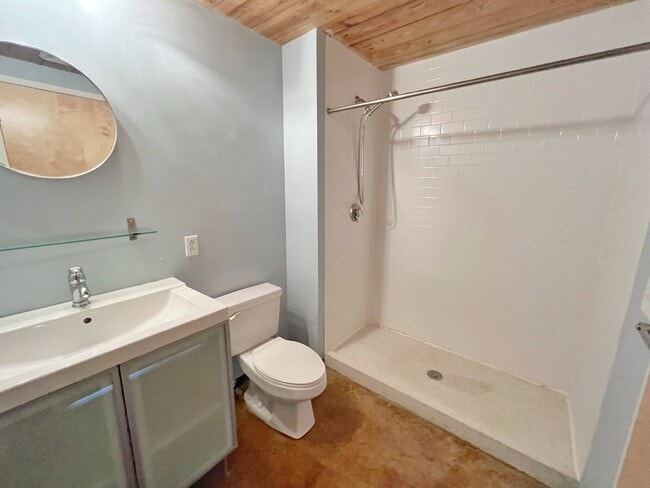 Photo - 105 Holmes St Unit #207