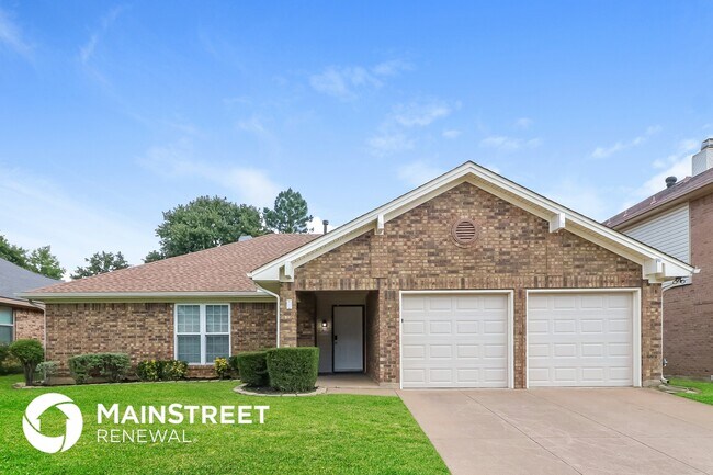 Building Photo - 4003 Bradley Ln