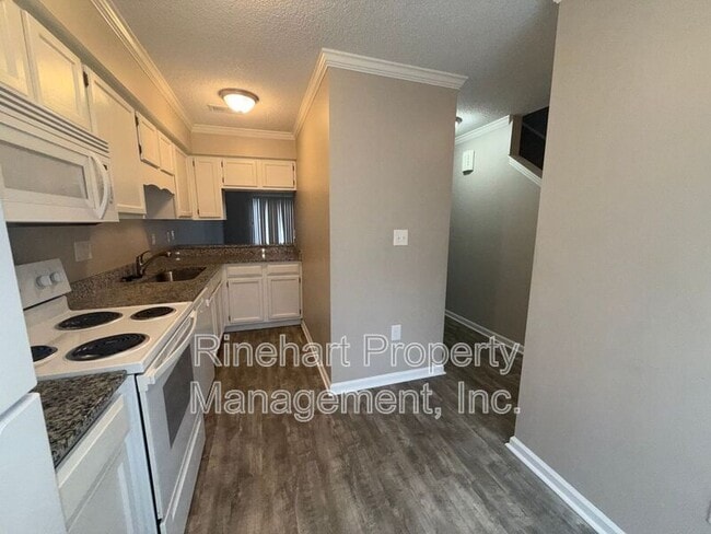 Photo - 202 Heritage Pkwy