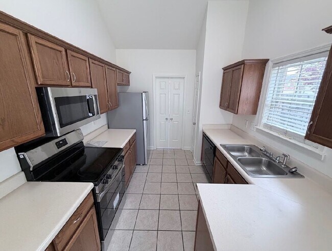 Photo - 3 bed, 3 bath with a bonus area over 2,000 Sq/ft in Cordova