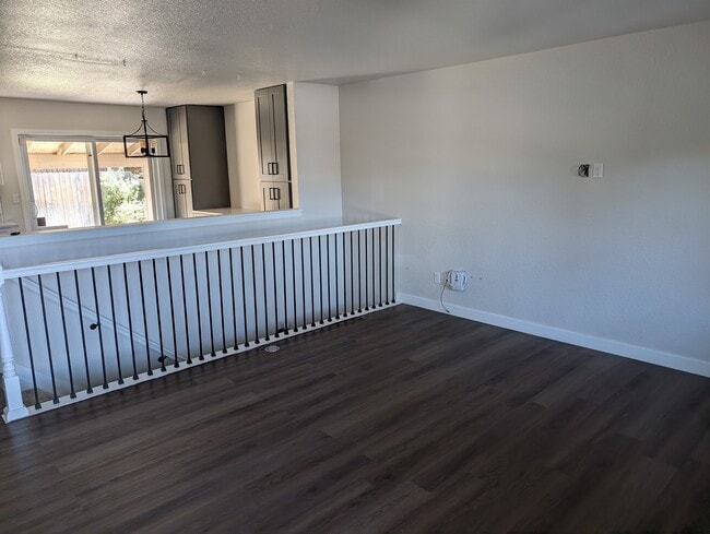 Upstairs Sitting Room - 3604 S Olathe St
