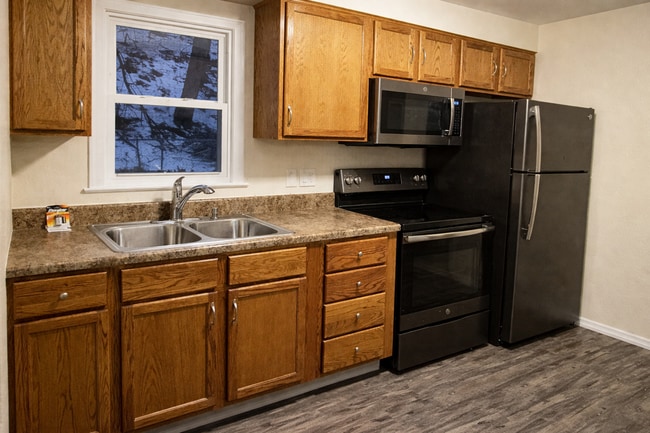 Photo - 750 Kirkwood St