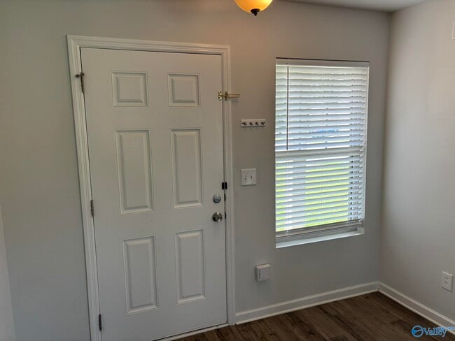 Photo - 101 Winstead Cir