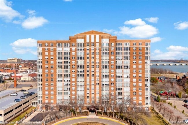 Building Photo - 250 E Harbortown Dr Unit 1302