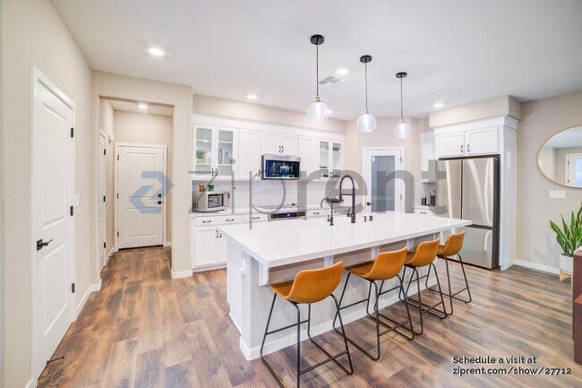 Photo - 3081 Beaded Mist Walk