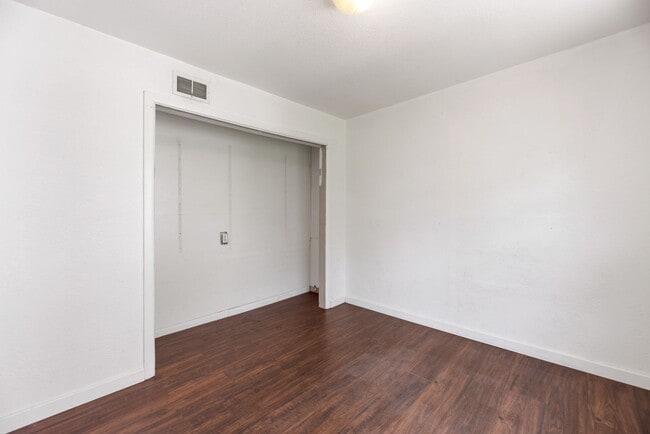 Photo - Charming 3 Bed 1 Bath In Quiet Neighborhood