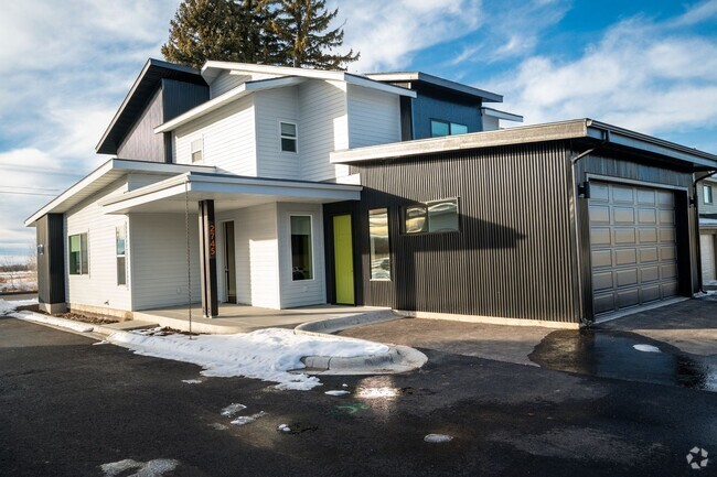 Building Photo - Fen Way Homes