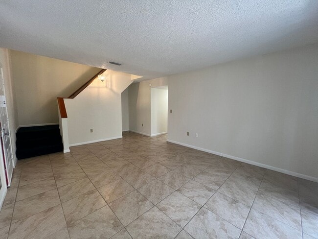 3583 Raintree Cir