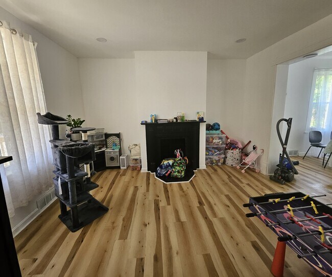 Photo - 804 Dubois St