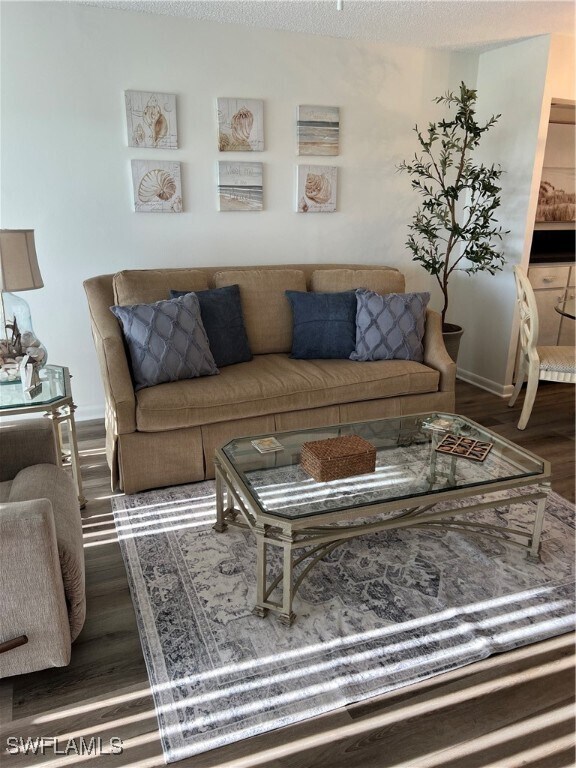 Building Photo - 111 Palm Dr Unit 4