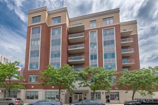 Photo - 657 W Fulton St Unit 609