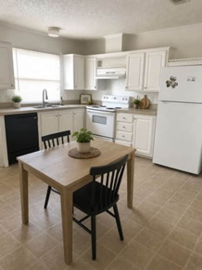 Building Photo - 11810 Greenglen Dr
