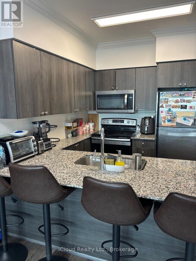 Photo - 1235 Bayly St Unit 309