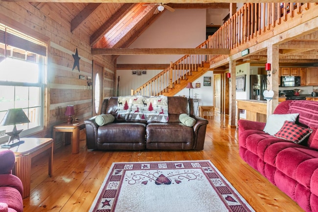 Photo - 335 Hovermale Ln