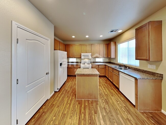 Photo - 659 Taliput Palm Pl