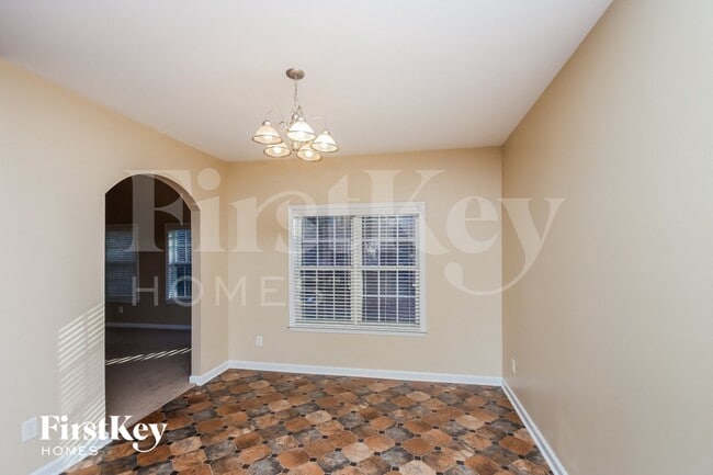 Photo - 154 Silver Oak Dr