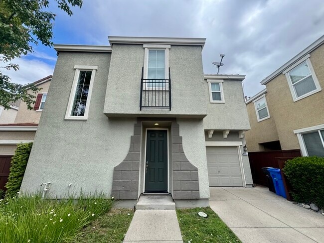 Photo - 2201 Imray Way