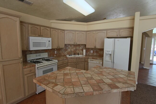 Photo - Red Cliffs area 3br / 2 ba home with garage and nice yard