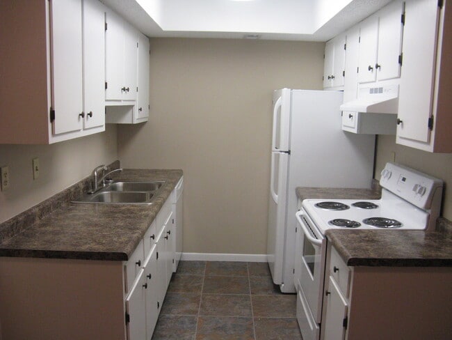 Building Photo - 411 Woodside Trail Unit #D-2