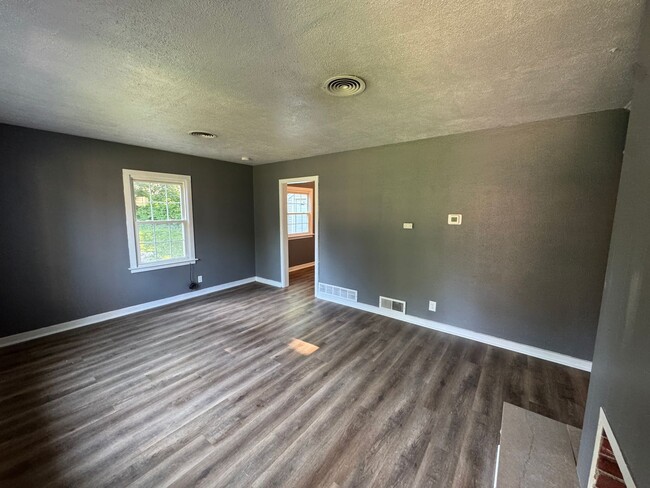Photo - Cozy 2-Bedroom Home In a Peaceful Neighborhood!