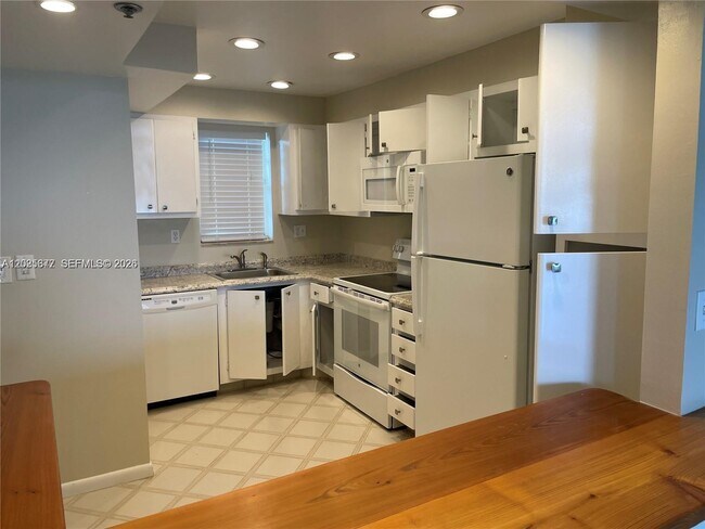 Photo - 3100 W Rolling Hills Cir Unit 502