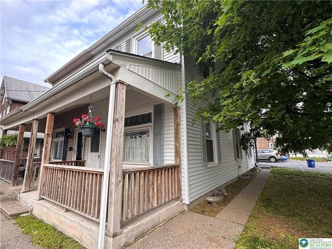 Photo - 680 Chestnut St House