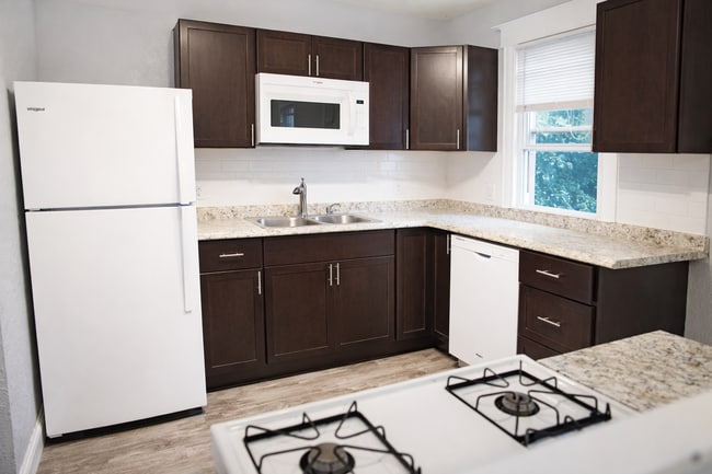 Photo - 1212 Como Ave SE