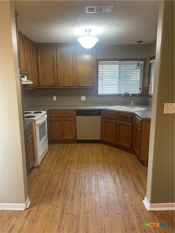 212 Pennsylvania Ave Rental House Rental in Victoria, TX